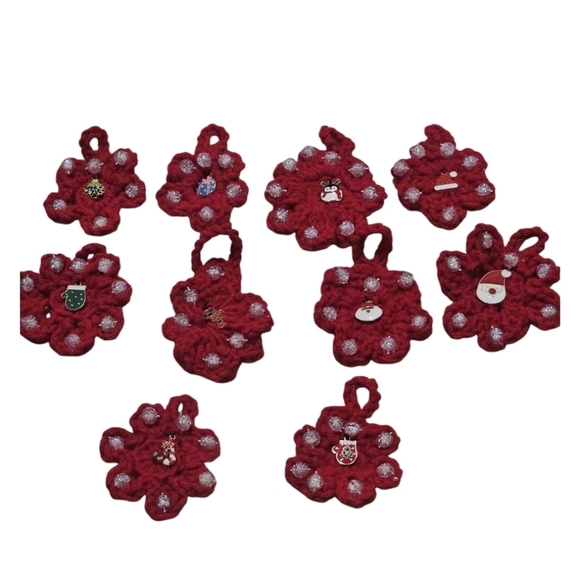 Hand Crafted Upcycled Chritsmas Ornaments Hand Crochet red beaded floral pattern - Picture 16 of 17